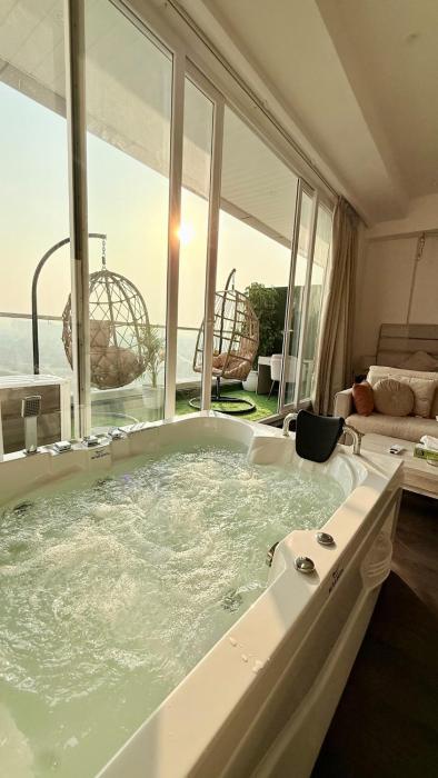 Sundowner Jacuzzi 19 Private Garden Terrace Studio