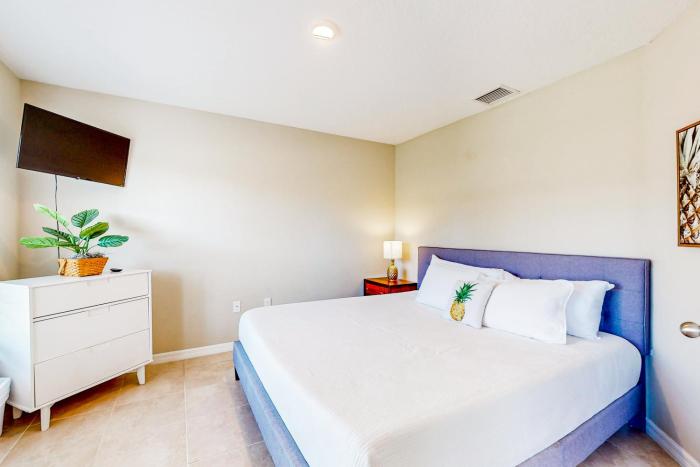 Dog-friendly home with an 8 minute walk to beach access