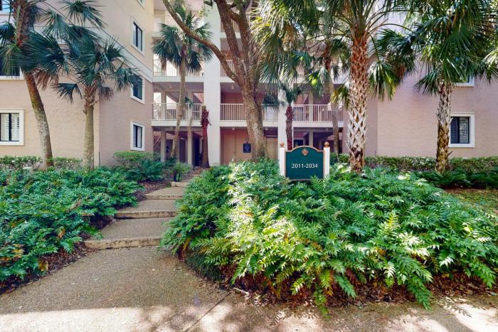 Updated, ground-floor condo in Amelia Island Plantation with patio & pool access