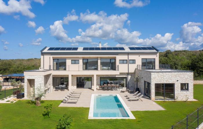 Lovely Home In Bale With Sauna