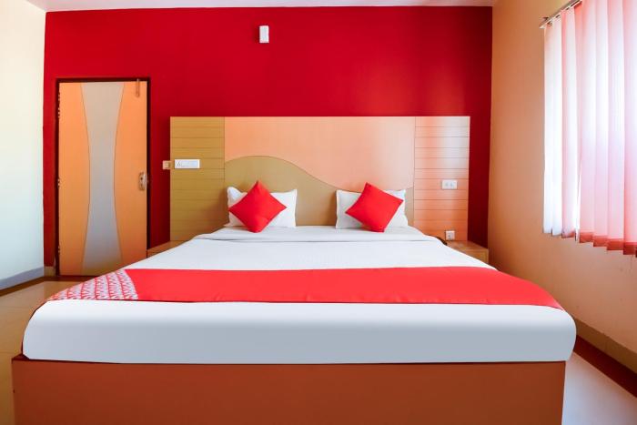 Hotel Samar Palace Near Sodala Vivek Vihar Metro Station