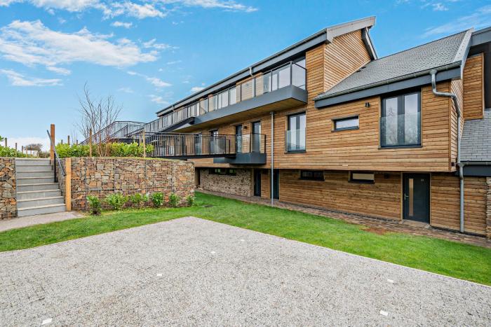 Whalesborough Penthouse 2 0