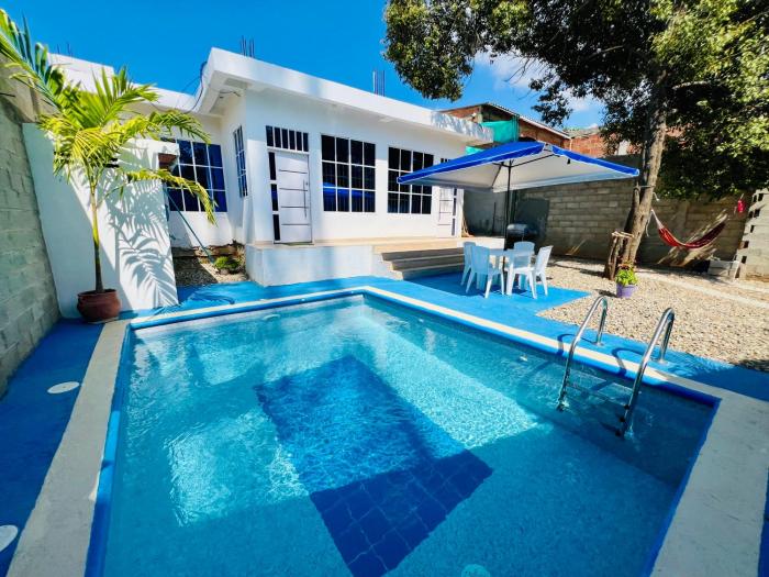 Apto con piscina a 7 min caminando de playa Bello Horizonte