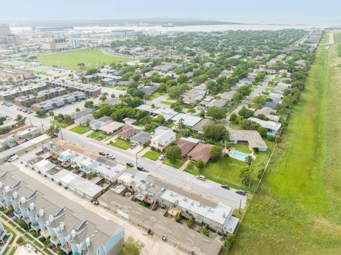 Island Pride Coastal Condo