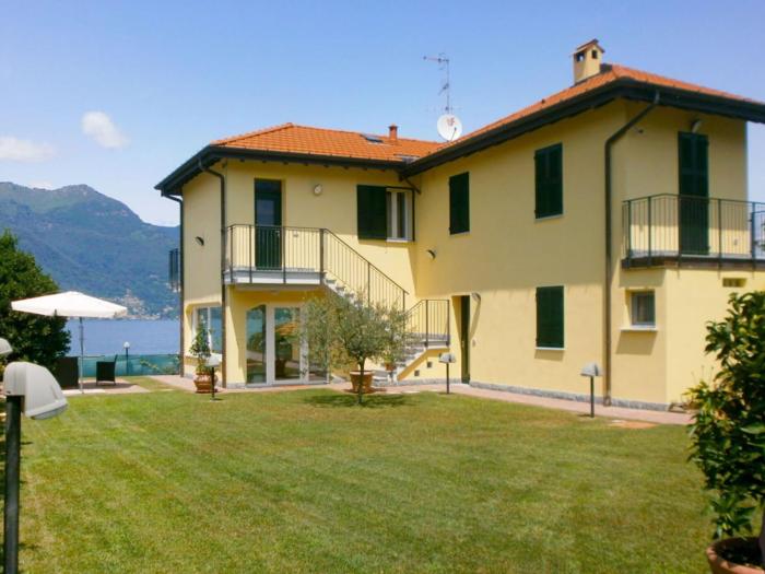 Holiday Home in Porto Valtravaglia