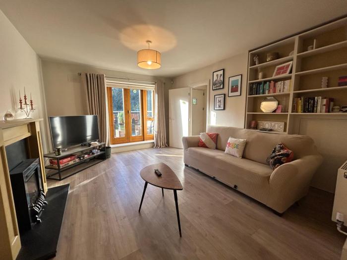 Bright 2BDR Split Level Apt Near Phoenix Park