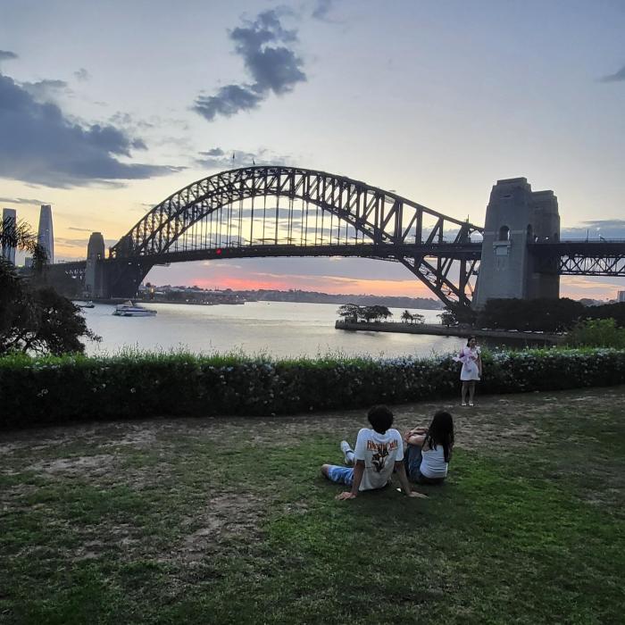 Walk to the Opera House