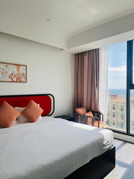 Two-Bedroom Ocean View and Fireworks Premier Suite