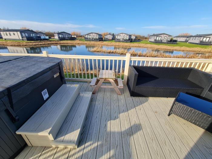 Lilly Luxury Hot Tub Caravan - theluxurycaravan - GV109 Grange Leisure Park