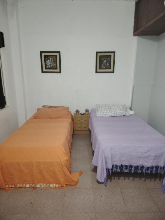 1 cuadra de la TERMINAL DE ÓMNIBUS