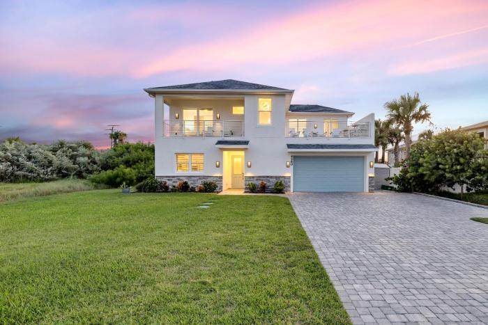 Ponce Inlet Surf Villa- Steps to beach with pool and spa!