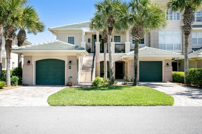 Tranquil coastal home with ocean views, beach access, balcony & shared pool