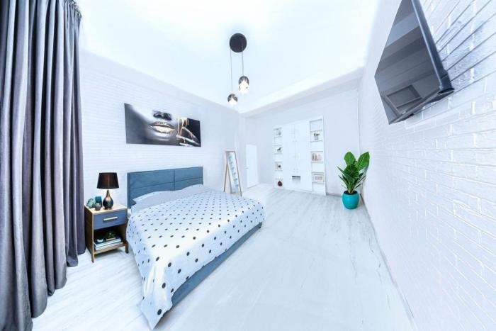 Князя Вододимира Великого 12 свет есть всегда