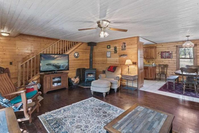 Cozy 3-Bedroom Retreat in Manistee