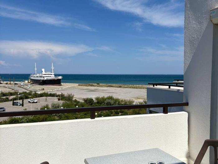 Appartement 4 Pers. en bord de mer avec parking privé et équipements complets - FR-1-529-41