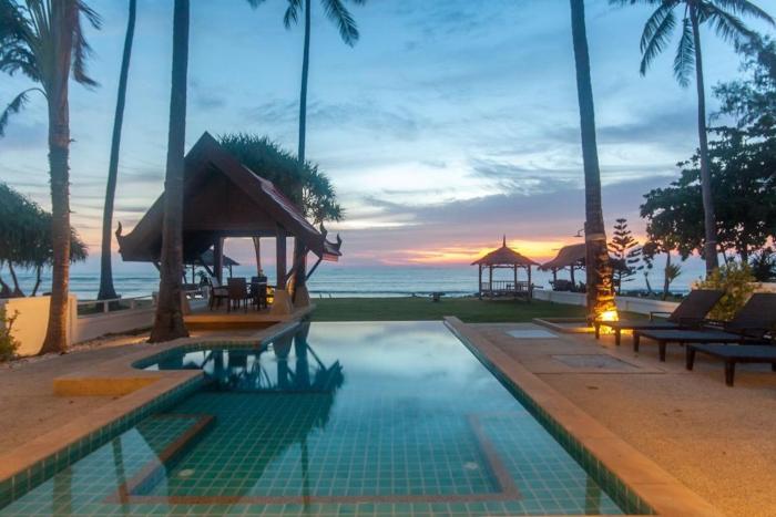 Beachfront! 3 Bedrooms - Malee Beach Villa E7