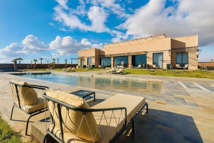 Somptueuse Villa avec Terrains Padel et Foot Piscine Marrakech