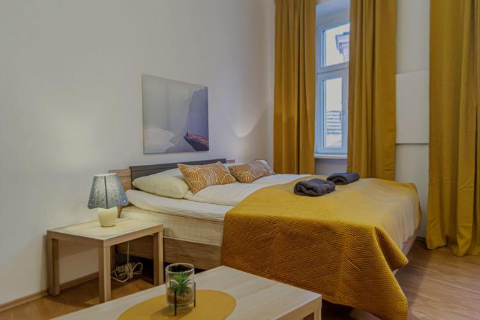 Affordable 1BR Apt, Near Westbahnhof Station