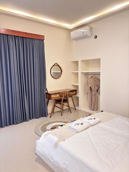 Queen Villas kutalombok