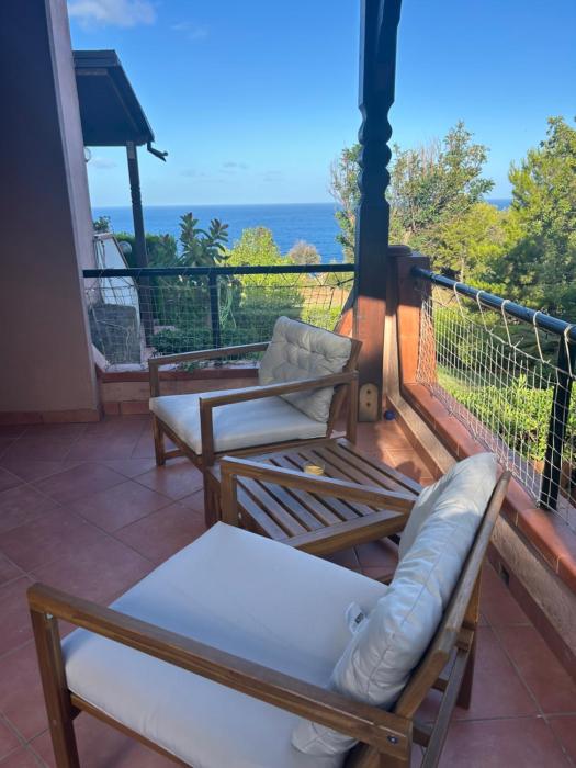 Bergamot apartment with terrace and sea view