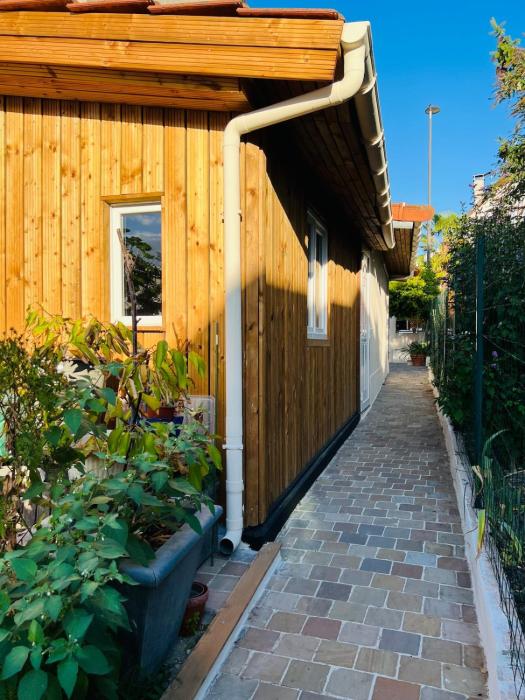 Studio cozzi proche RER A & La Défense