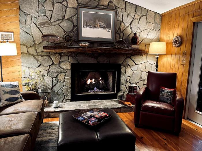 Lakeside Rustic Retreat