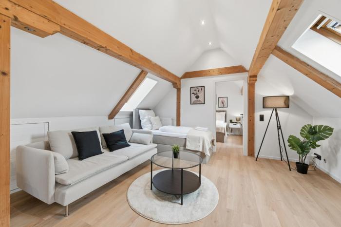 Malu Rooms - im Zentrum, Balkon, Klima, 24h Checkin, Waschmaschine, SmartTv, am Schloss, Saniert und modern