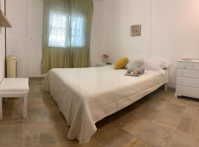 Casa Oura Praia located 100 metres from the beach