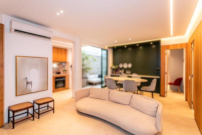 Beachfront in Leblon - request only via details from photos