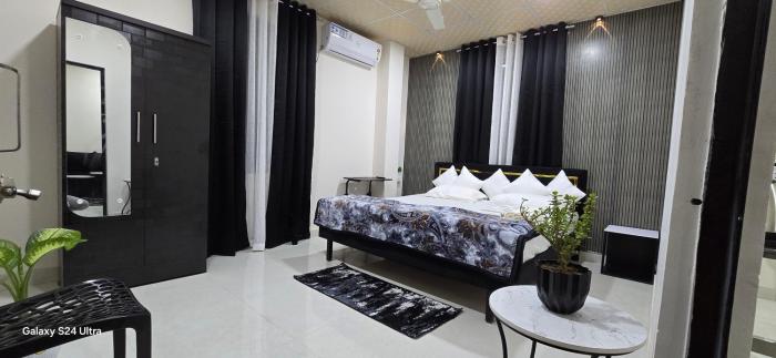 Lavish Abode black & white