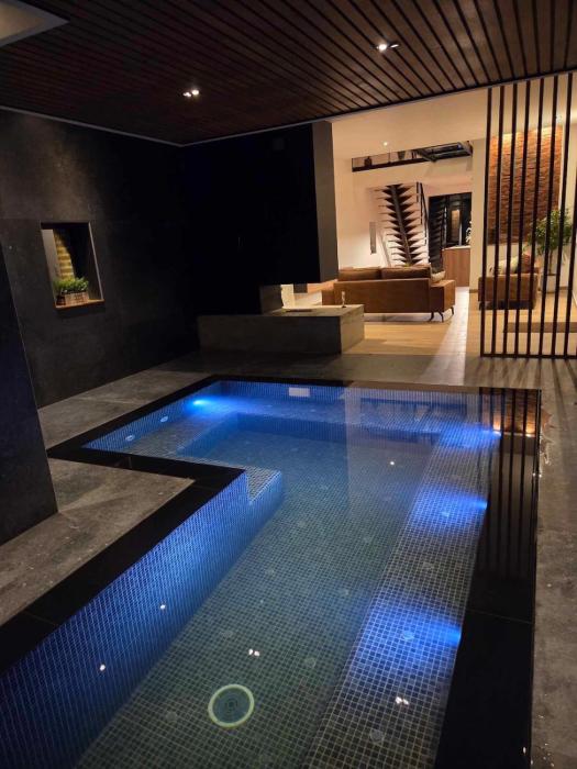 loft piscine a debordement jacuzzi sauna
