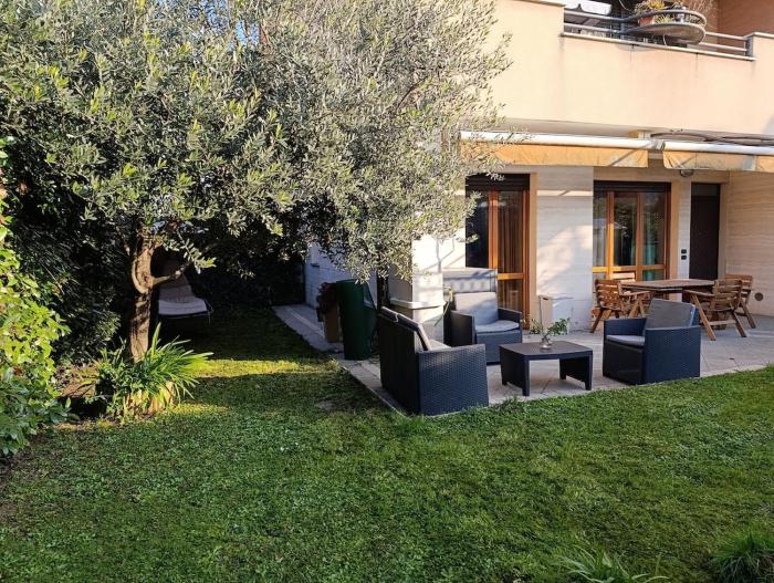 Bilocale con giardino privato vicino Milano