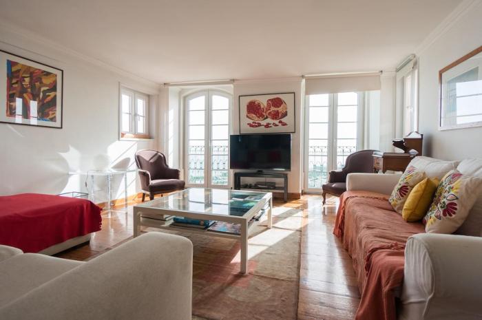 amazing apartment in alfama with river view