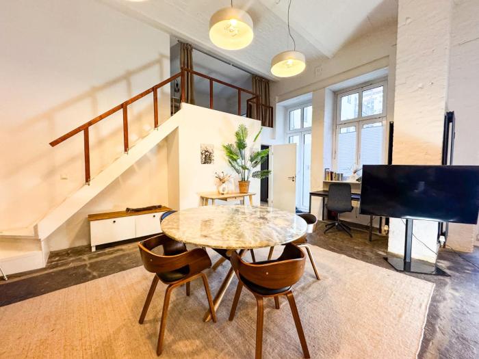 Loft for 6 with Mezzanine Level