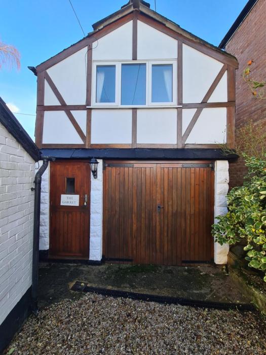 The Garret 1 Bed Apartment-Free Parking-Balcony