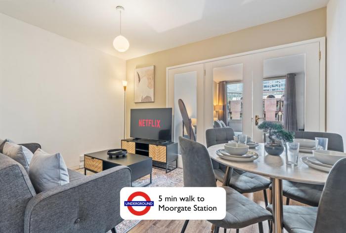 Iconic Barbican 2 Bed - Lift Access, Central London