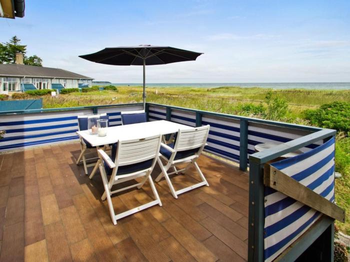 Apartment Skaerven Beachfront Wohnung D by Interhome