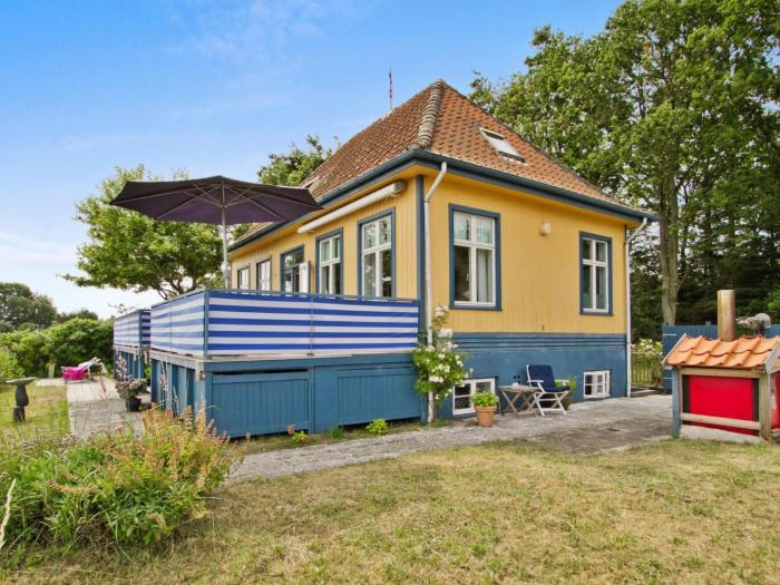 Holiday Home Historisches Strandanwesen mit Meerblick by Interhome
