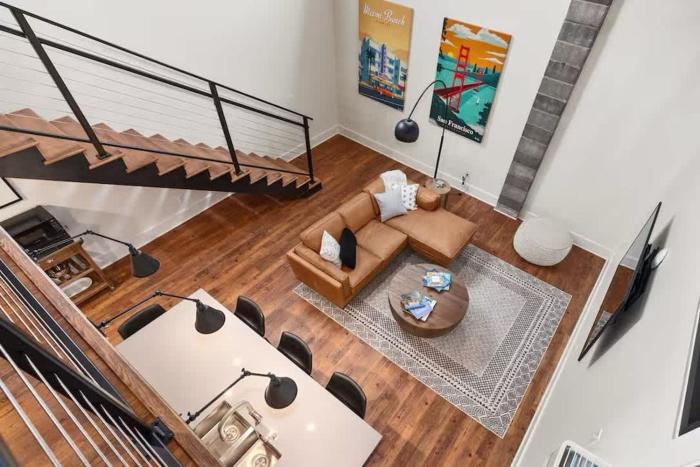 Downtown Luxe Historic Roots & Private Parking