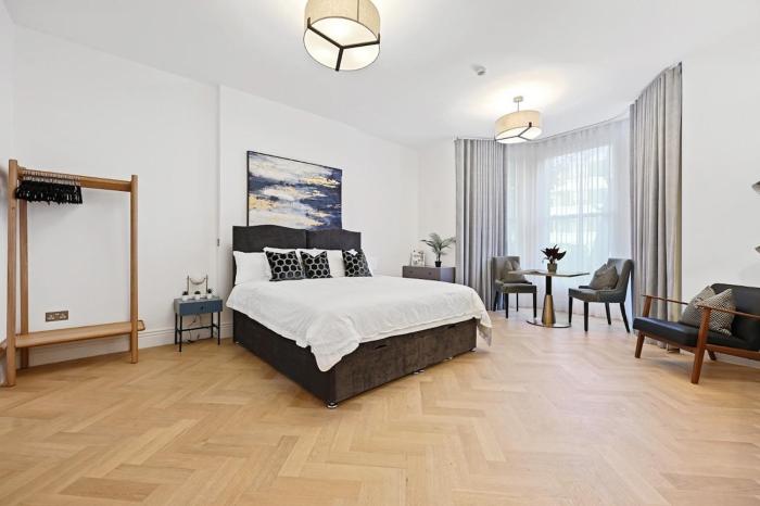 Large Studio at Nightingale Suites