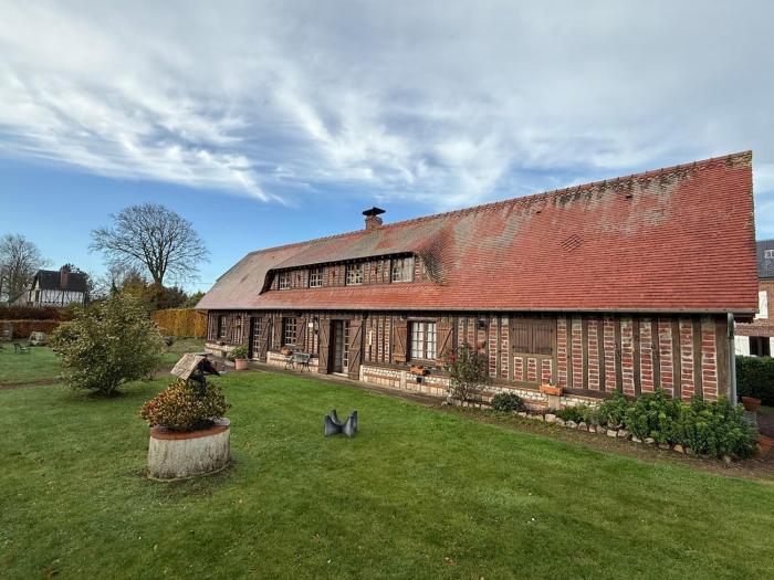 Maison normande authentique de 180 m2 avec un grand jardin et proche de la plage