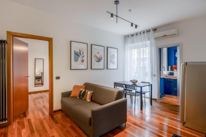 Spacious Design flat at Navigli at 15 min from Duomo