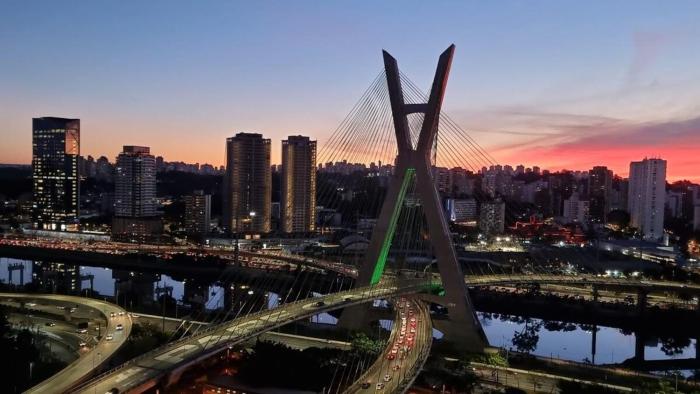 Iconic Cable-stayed Bridge View 26th Floor in Berrini
