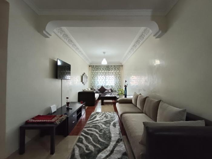 Spacious Apartment with Balcony Near Train Station