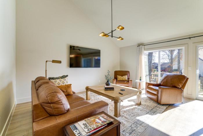 Bike, Golf and Explore Quiet Bella Vista Retreat