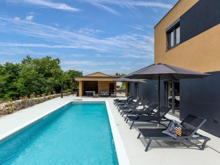 Holiday Home Villa Viktor by Interhome