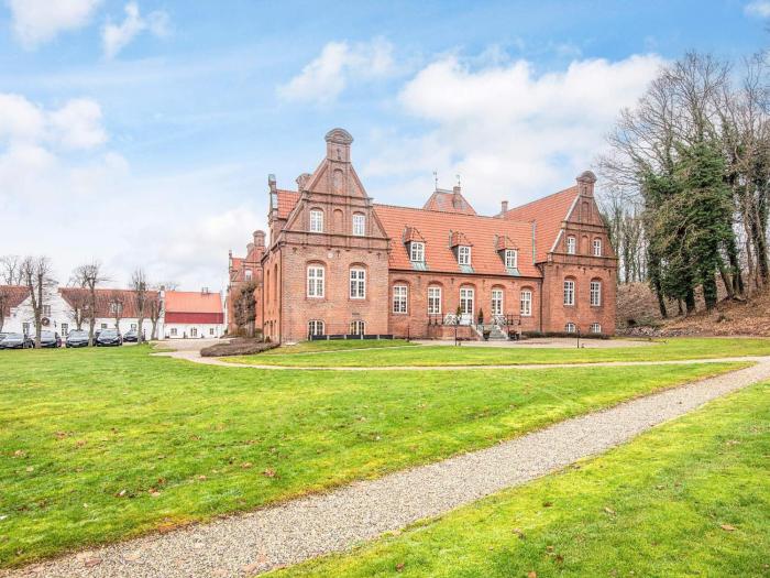 Spacious holiday home with garden