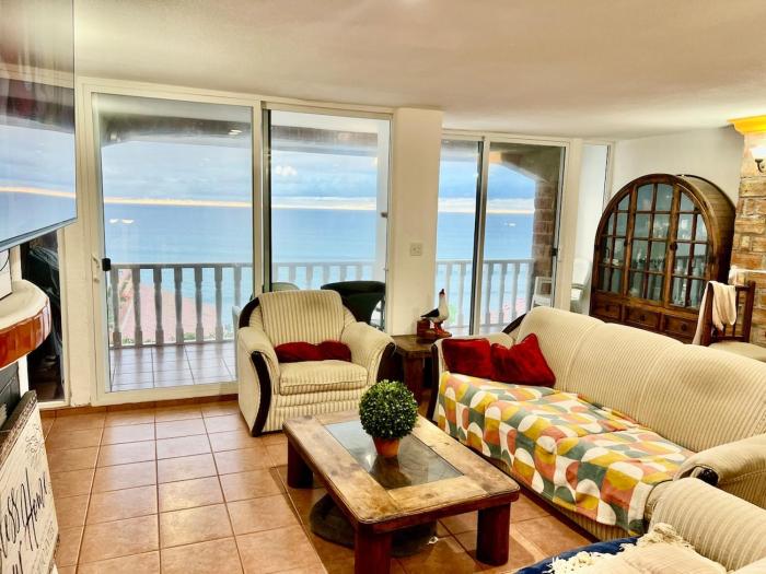 Beach house with ocean views!