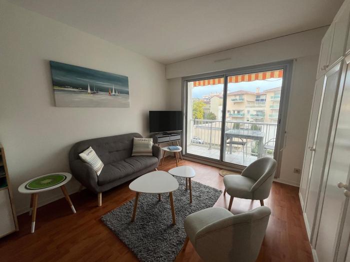 Studio 24m² au Centre dArcachon, proche Gare et Plage, Balcon Sud - FR-1-374-104