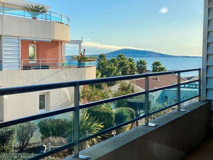 Bel Appart Climatisé à Mèze avec Parking - FR-1-604-58